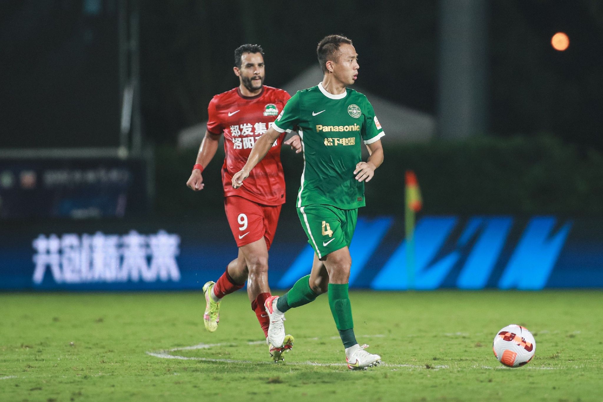 因此因西涅要想回到意大利踢球，唯一的办法就是先与多伦多FC完成解约，获得一大笔的遣散费，然后在1月份以自由球员回归意甲联赛。